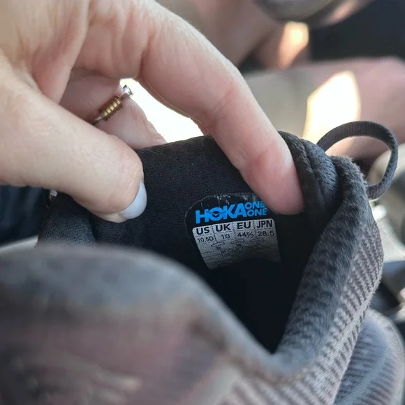 HOKA Clifton men’s sneakers- 10.5 d - Picture 4 of 6